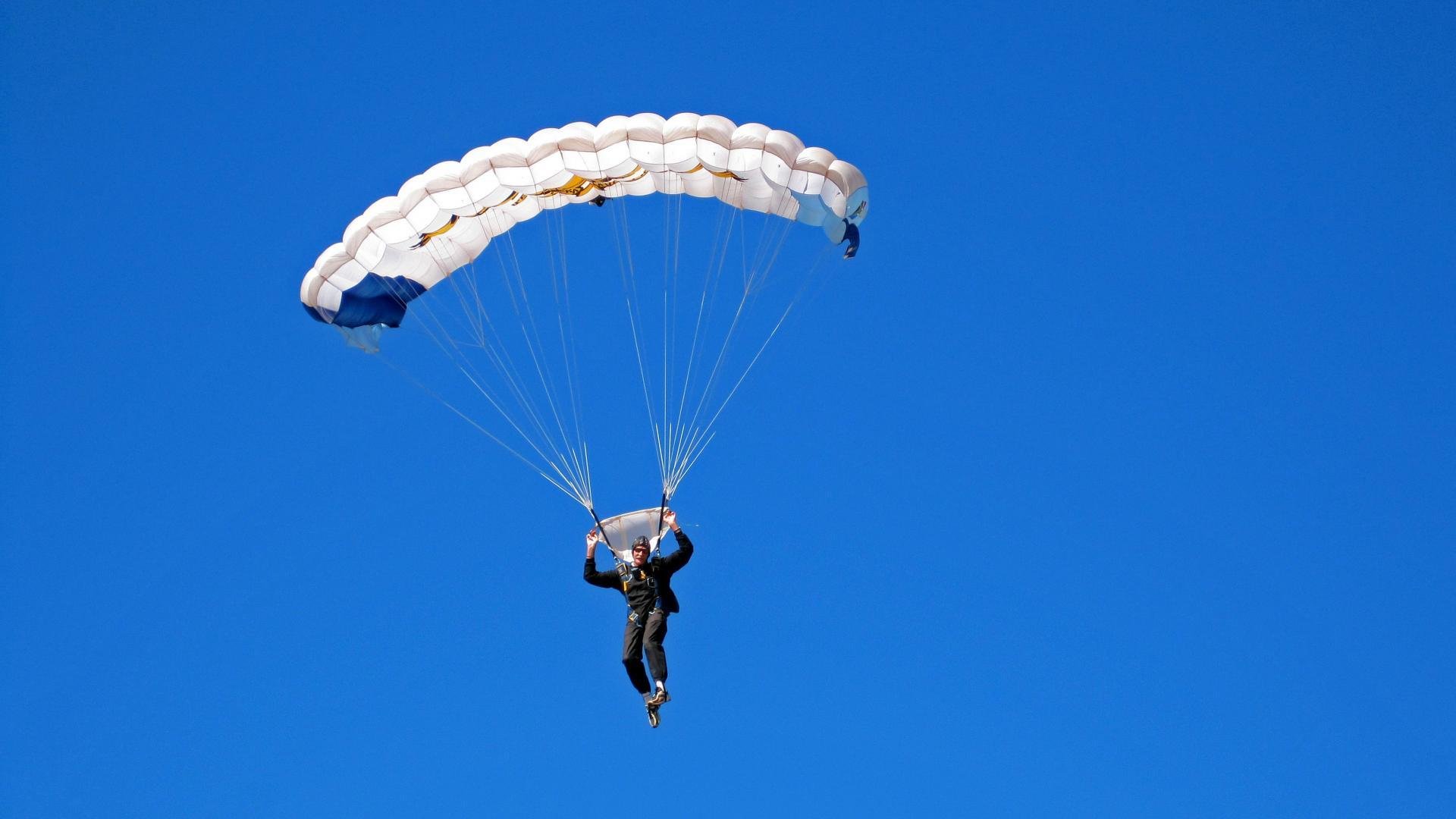 开拓者压制广东队，英格拉姆成为关键先生