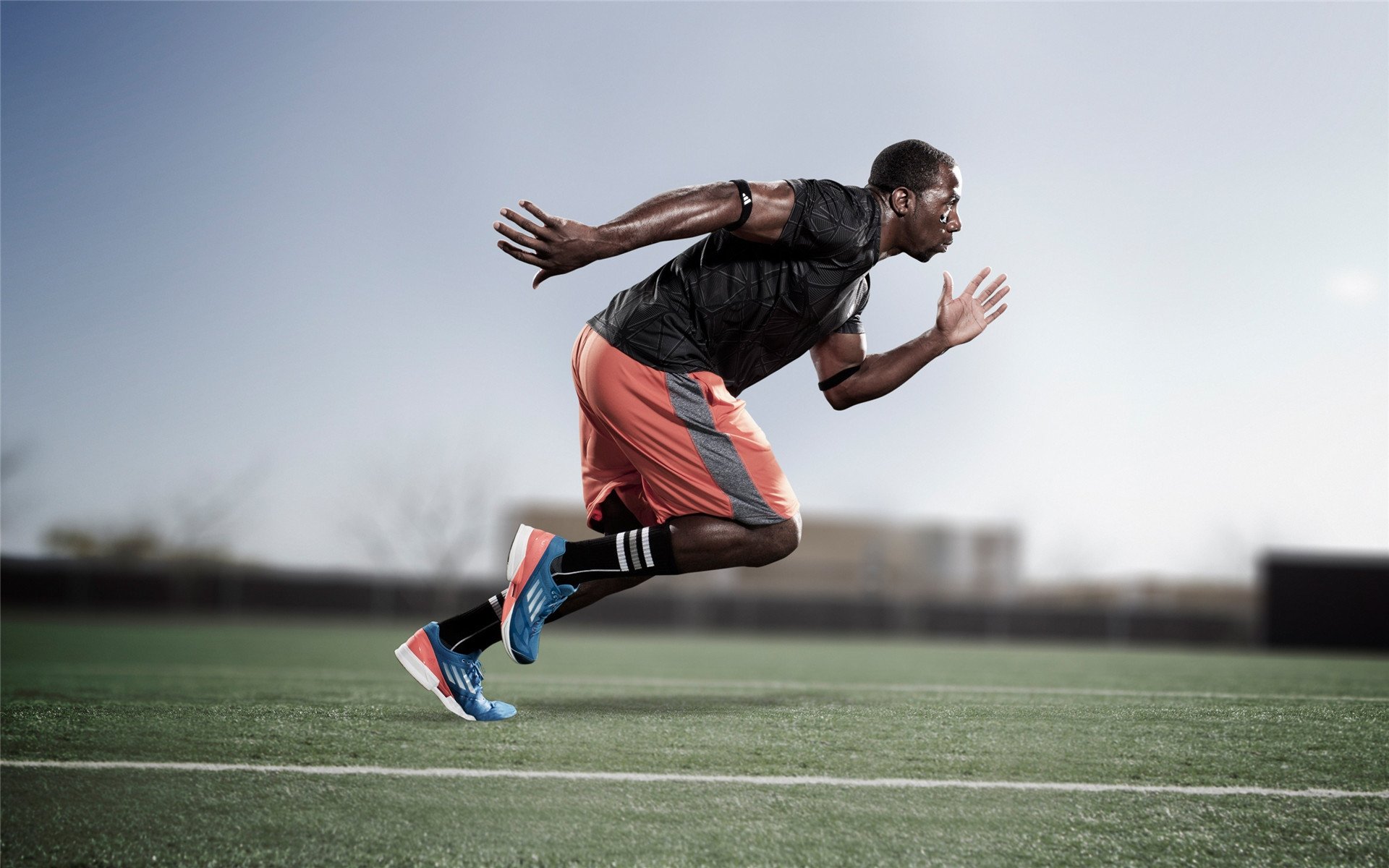 猛龙撕裂掘金防线，莫兰特关键回合化身大心脏先生