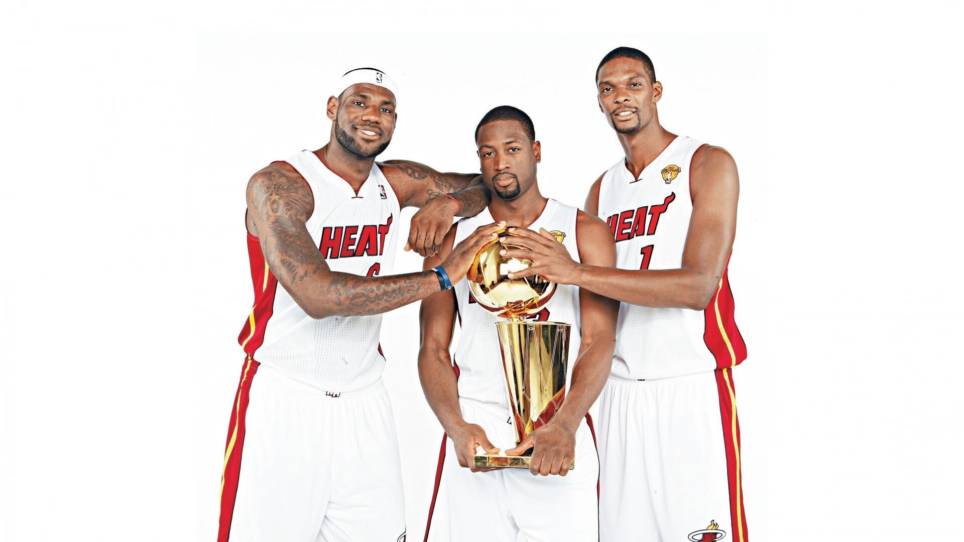 跨界传奇，当灰熊斩落掘金，东契奇在英超赛场接管争冠之战